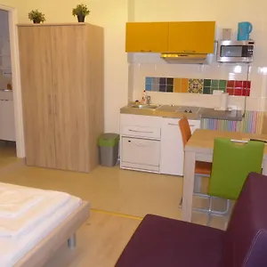 Amber Gardenview Apartahotel Budapest